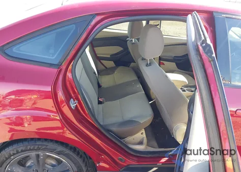 2013 Ford Focus Se z USA, uszkodzony, nr VIN 1FADP3F27DL359654